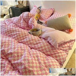 Conjuntos de ropa de cama Conjuntos de ropa de cama Nordic Pink Black Checkerboard Edredón Er con funda de almohada Sábana para niños Niñas King Queen Twin Kawaii Drop de Dhhqn