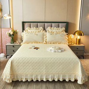 Ensembles de literie Beige couleur crème couvre-lit dentelle broderie ensemble matelassé housse de couette lit taie d'oreiller drap housse HomeTextile 231026