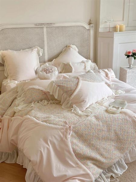 Conjuntos de ropa de cama Marca Rose Floral Boda Coreano Ins Lace Funda nórdica Conjunto Premium Algodón Edredón de invierno Housse de Couette