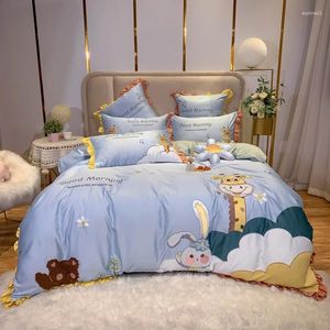 Ensembles de literie dessin animé girafs ours appliques broderies ensemble en satin de coton coton couverture de lit de lit de lit de lit d'oreiller cadeaux pour l'enfant