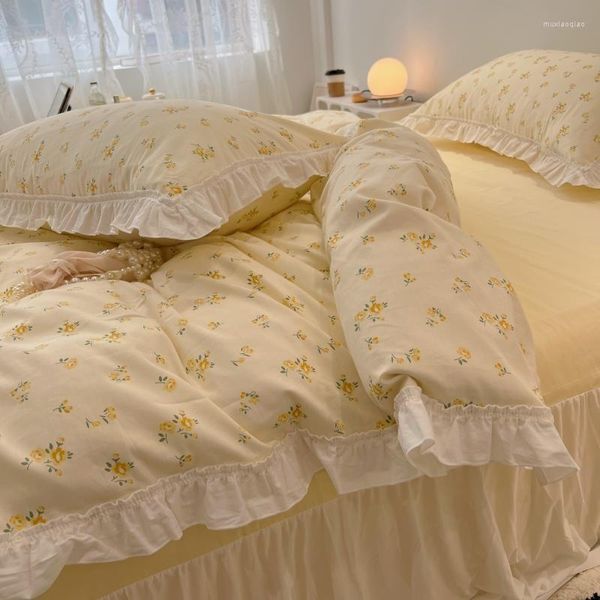 Juegos de ropa de cama Juego de funda nórdica floral elegante Twin Double Family Algodón Ultra suave Elegante encaje blanco Ruffle Style Bedskirt Funda de almohada