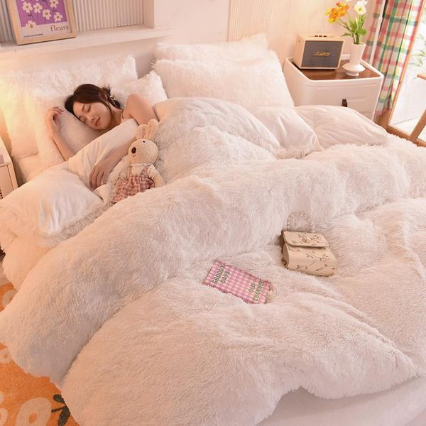 Conjuntos de ropa de cama Cómodo invierno Mink Terciopelo Imitación Piel de animal Funda nórdica Colcha Fundas de almohada Conjunto Manta Sábana