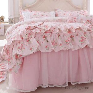 Ensembles de literie Coton imprimé floral princesse ensemble de literie double taille rose filles dentelle à volants housse de couette couvre-lit jupe ensemble R230823