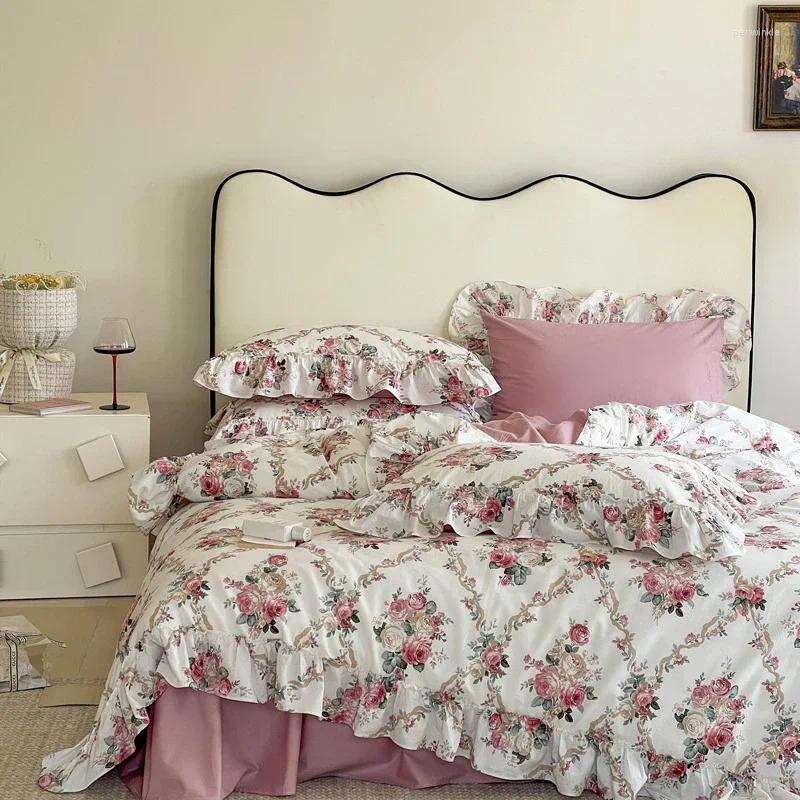 Set di biancheria da letto in cotone stile francese vintage rosa volant in pizzo set fiori copripiumino tinta unita gonna letto copriletto federe