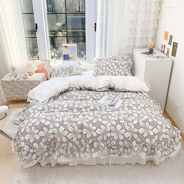 Juegos de ropa de cama Algodón Suave Acogedor Estampado floral Princesa Chica Conjunto Volantes Funda nórdica Sábana Falda Fundas de almohada 4 piezas