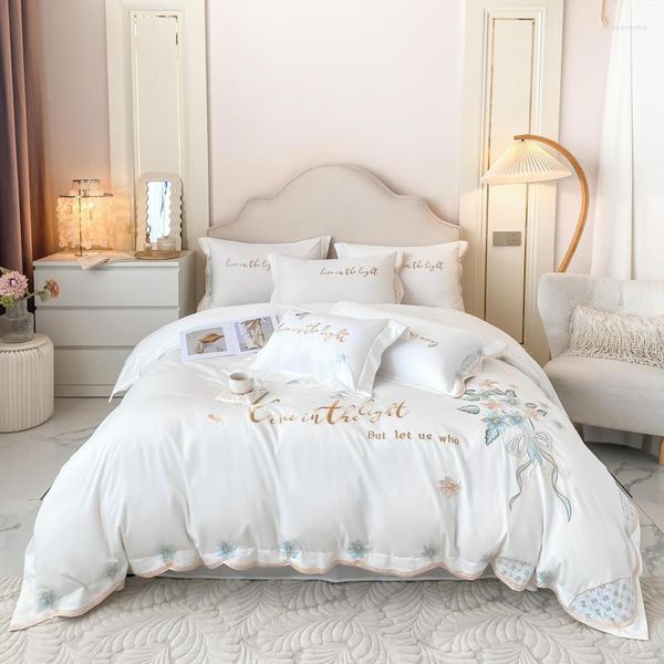 Ensembles de literie coton blanc ensemble luxe Floral brodé couette/housse de couette couleur unie couvre-lit feuille oreiller Shams Textile à la maison