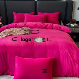 Juegos de ropa de cama Juego de cama de diseño Ropa de cama de lujo Invierno Bebé Cachemira Dormitorio 3 piezas Terciopelo de cristal Espesado 4 piezas Ropa de cama cálida manta de diseño