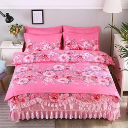 Ensemble de literie élégante jupe florale dentelle adaptée à la couverture de couette brossée épaissi des filles pour les lits de lit de 1,5 m de 1,5 m de lit à la maison décor