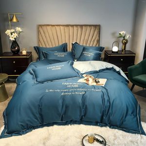 Ensembles de literie EST 60 Long Velvet broderie Couleur rayée correspondant à quatre pièces de luxe de coton pur peut être personnalisé en bleu foncé