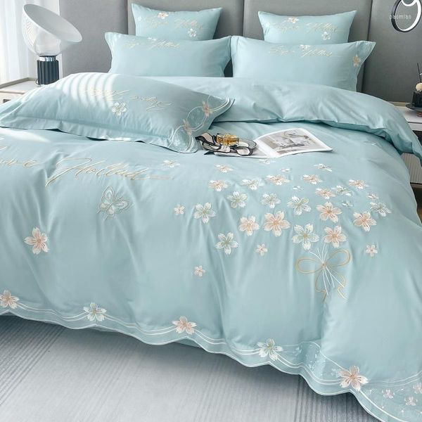 Juegos de cama Ropa de cama Euro Juego de bordado de lujo Funda nórdica de algodón puro Diseño de flores Sábana de edredón suave 2 dormitorios