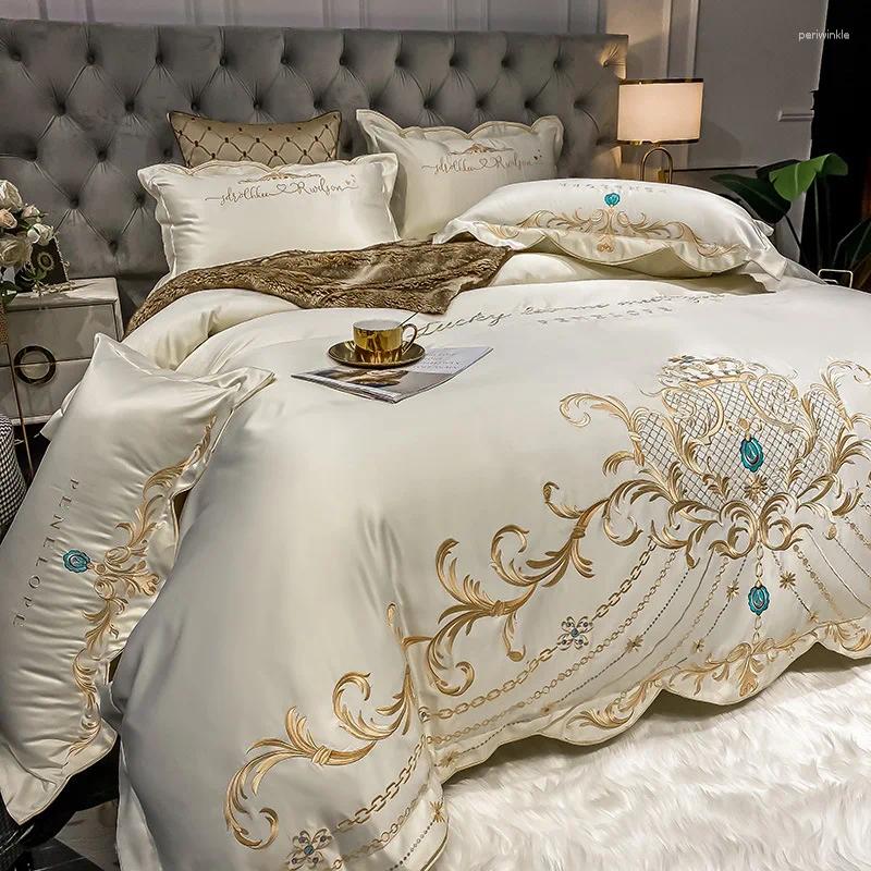Conjuntos de ropa de cama Edredón europeo 4 piezas de algodón elegante juego de sábanas de seda de hielo con funda de almohadas cubierta de edredón boda
