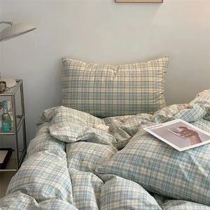 Ensembles de literie Mode Plaid Set 100 coton Housse de couette Textiles de maison Drap de lit nordique Queen King Quilt Taie d'oreiller Linge 231023