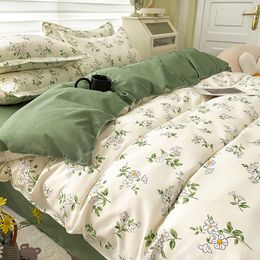 Juegos de cama Estampado floral Cepillado Juego para el hogar Simple Fresco Cómodo Funda nórdica con sábanas Fundas de edredón Fundas de almohada Ropa de cama 230615