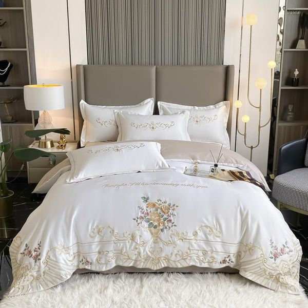 Ensembles de literie fleurs brodées blanc Satin ensemble de luxe 4 pièces couleur unie housse de couette couvre-lit drap taies d'oreiller Textile à la maison