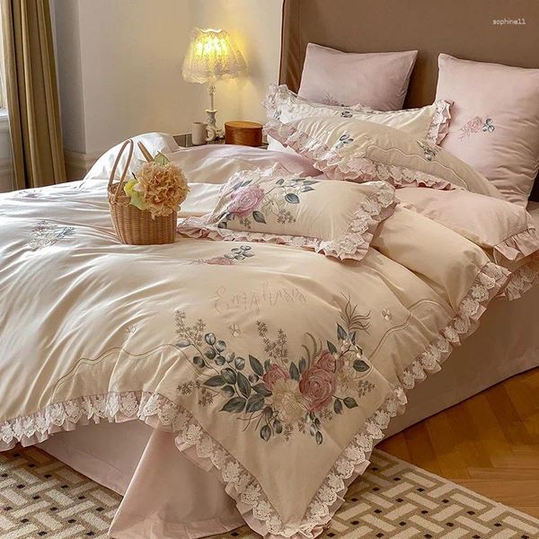 Ensembles de literie quatre pièces rétro pur coton satin plante fleur broderie exquise dentelle patchwork housse de couette à volants printemps automne