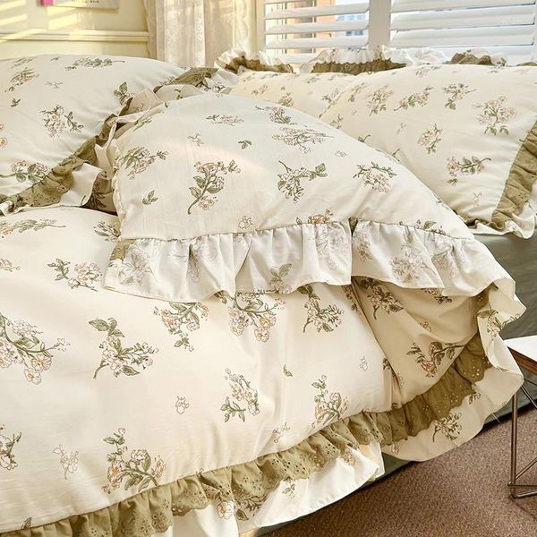 Ensembles de literie Ensemble de quatre pièces Double face Couleur assortie Housse de couette à volants en coton lavé doux pour la peau Drap de lit pour dortoir 1,5 m