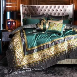 Beddengoedsets groene Europese vintage goud geborduurde brokaat Egyptische katoen luxe set dekbedovertrekbedbed laken voor sprei kussenslopen