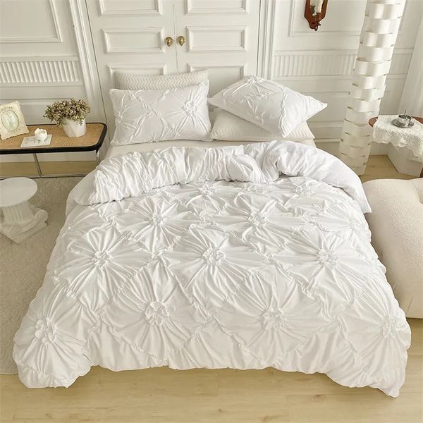 Ensembles de literie Ensemble de housse de couette plissée tridimensionnelle haut de gamme Queen couleur unie simple Double couette et taie d'oreiller 230927