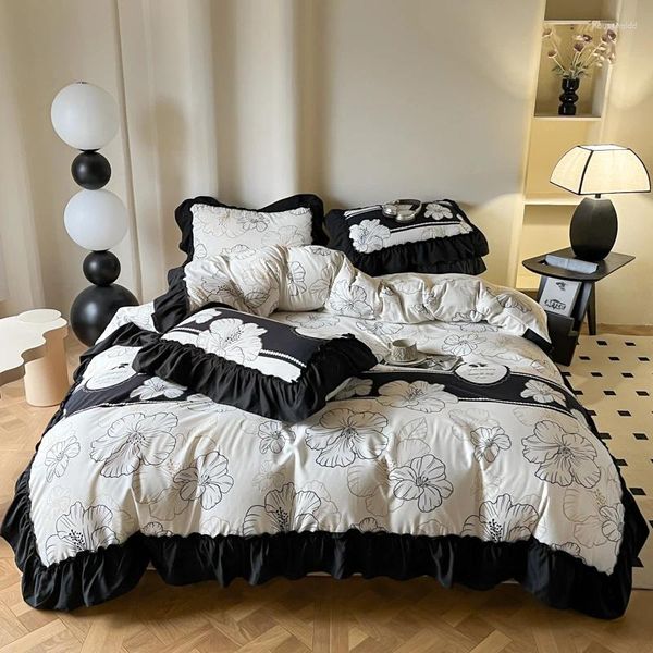 Conjuntos de ropa de cama Textiles para el hogar Vintage francés 3/4 piezas Algodón lavado Negro Blanco Volantes Funda nórdica Sábana plana con funda de almohada para niñas Conjunto