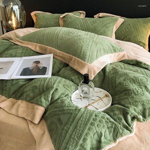 Juegos de ropa de cama Textiles para el hogar Funda de edredón de franela de invierno Suave y cálida Manta de lana de coral Edredón Cama individual Tamaño doble 4pcs