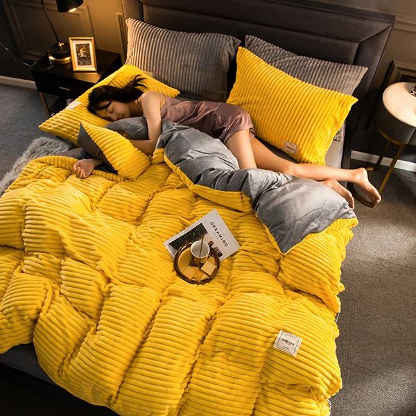 Ensembles de literie Textiles de maison hiver velours magique flanelle jaune housse de couette doux chaud corail polaire housses de couette jeter literie de lavage mécanique 231120