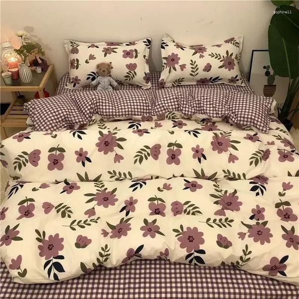 Conjuntos de ropa de cama INS Foral Print Poliéster Conjunto de dibujos animados suave Funda nórdica con edredón de sábana plana y funda de almohada para niñas Niños