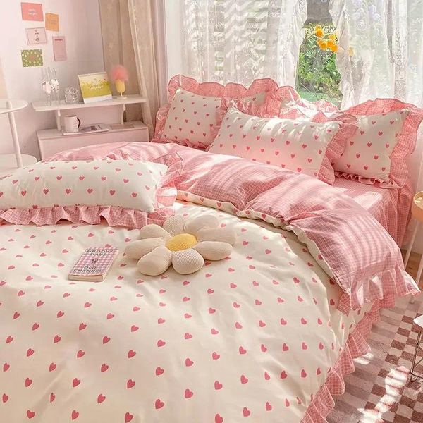 Conjuntos de ropa de cama Ins Pink Princess Lace Love Heart Funda nórdica Funda de almohada y falda de cama Sábana para niñas Lino 4 piezas Textiles para el hogar