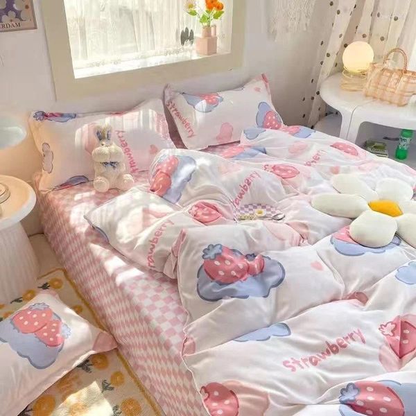 Ensembles de literie Ins Pink Strawberry Set Cartoon Bear Duvet Cover Cover Twin Fell Size Boys Girls Lit Lit Soft Polyester Home Textiles