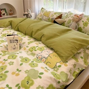 Beddengoed sets ins style dekbedovertrek plat plaat kussenslopen schattige cartoon bloemen bed linnen tweeling full queen size kids home set 221116