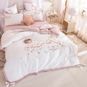 Juegos de cama J1 blanco rosa de lujo estilo princesa estrellas Luna bordado niña conjunto Bowknot funda nórdica sábana de lino fundas de almohada