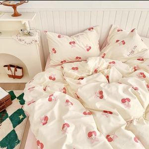 Bedding sets Korean INS Cherry Set Simple White Duvet Cover Soft Single Double Quilt Girls Home Textiles Decor 230615