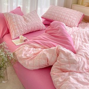 Ensembles de literie Princesse Coréenne Rose Seersucker Literie Kawaii Lit Jupe Housse de Couette Couleur Unie Reine Taille Double Feuilles Ensembles Pour Filles Z0612