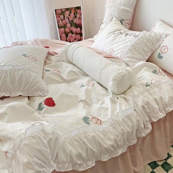 Conjuntos de ropa de cama Estilo princesa coreana Juego de verano de cuatro piezas Edredón simple Dormitorio individual Tres