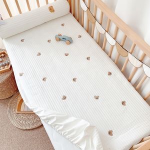 Ensembles de literie coréen matelassé lit bébé berceau drap-housse ours cerise étoile coton brodé enfants draps de lit pour bébé couvre-matelas couvre-lit 230510