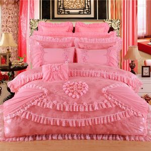 Ensembles de literie dentelle fleurs broderie luxe princesse mariage rose rouge Jacquard Satin housse de couette drap de lit couvre-lit taies d'oreiller