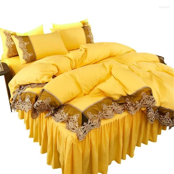 Sets de ropa de cama Falda de cama de cuatro piezas Hecha de algodón puro Princesa de alta gama Anteckid Bedspread Style
