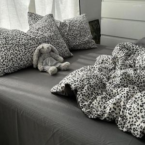 Ensembles de literie Leopard Print Captep Clever Ensemble de coton sexy et mignon Coton Duvet d'oreiller Brief Brief Lits de lit Décoration de chambre confortable