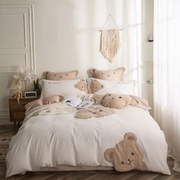 Beddengoedsets Lovely Bear Borduren Puur Katoen Set Hoogwaardig jaren 60 Langstapeldekbedovertrek met laken Bed 3-delig tot 7 231017