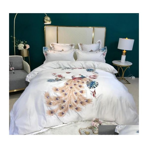 Juegos de cama de lujo 60S Pavo real blanco Bordado Edredón Er Ropa de cama Sábana bajera Fundas de almohada Ropa de cama King Queen Size 4Pcs Drop D Dhtkb