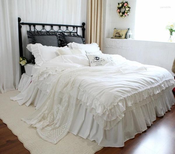Conjuntos de ropa de cama Bordado de lujo Juego de encaje romántico Cubierta nórdica nórdica Decoración de la cama Textil Colcha elegante