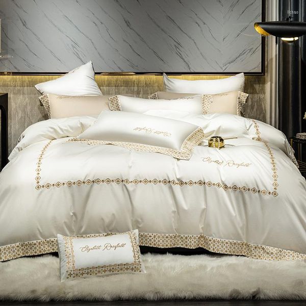 Juegos de cama Juego de bordado de trébol de cuatro hojas de oro de lujo 1000TC Funda de edredón de algodón egipcio Fundas de almohada de lino de cama de colchón 4 piezas