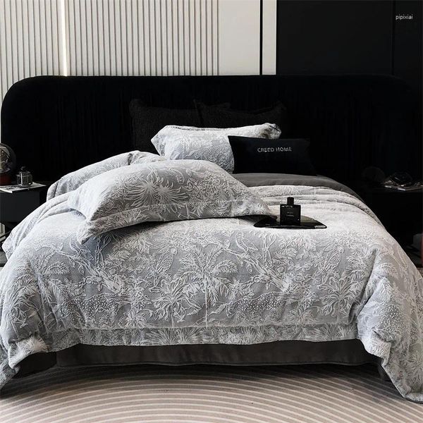 Conjuntos de ropa de cama Juego de terciopelo tallado gris de lujo Funda nórdica de lana de cristal Edredón cálido Sábana de cama Fundas de almohada