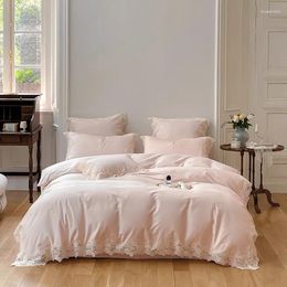 Ensembles de literie de luxe rose clair dentelle broderie princesse ensemble style coréen egypte coton solide couette / housse de couette drap de lit taies d'oreiller