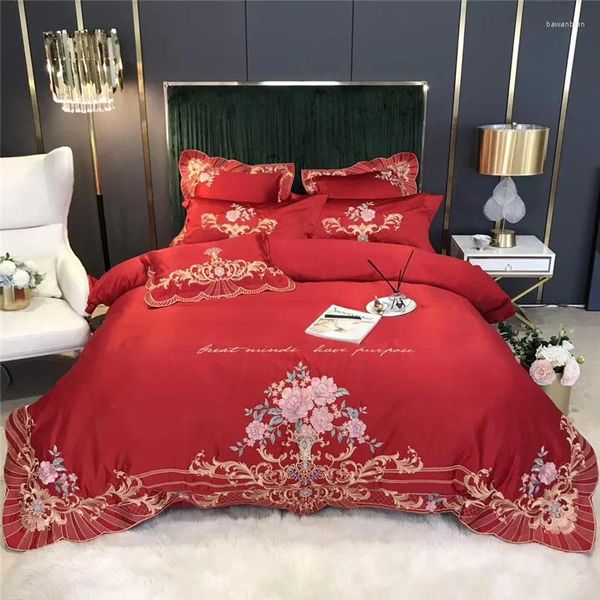 Ensembles de literie Luxury Red Europe Set Mariage en satin Silk Coton Broderie Floral Double Couvre-Couvre-lin lin taies de lin