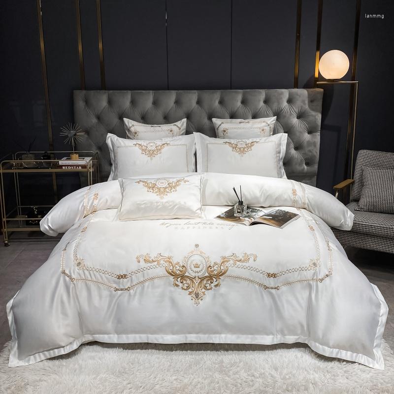 寝具セット豪華な白い60年代サテンコットンロイヤルゴールド刺繍セット布団カバーフラット/フィットベッドシート枕カバーホームテキスタイル