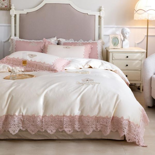 Juegos de cama de lujo blanco rosa borde de encaje bordado conjunto de algodón egipcio funda nórdica ropa de cama sábana bajera fundas de almohada textil