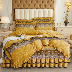 Ensembles de literie de luxe hiver épaissir cristal velours ensemble avec dentelle broderie housse de couette matelassée jupe de lit couvre-lit taies d'oreiller