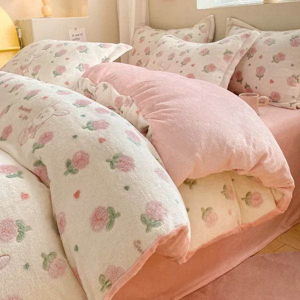 Ensembles de literie Housse de couette en velours de lait pièce unique hiver housse de couette en velours corail épaissi produit unique housse de couette en flanelle chaude en gros 231130