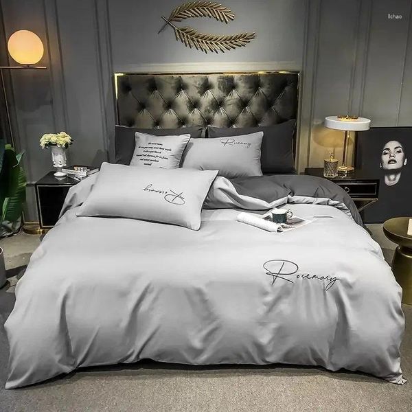 Conjuntos de ropa de cama Moderno bordado King Size Funda nórdica Fácil de limpiar Edredón de lujo Edredones cómodos Fundas sin funda de almohada