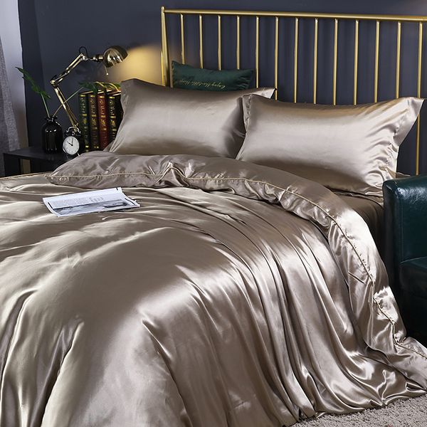 Ensembles de literie Ensemble de literie en soie de mûrier avec housse de couette Drap de lit plat / taie d'oreiller Drap de lit en satin de luxe Couleur unie King Queen Twin 230621